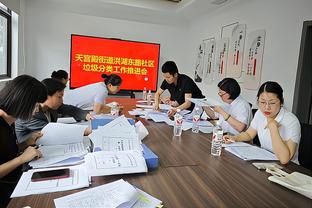 比克斯塔夫：我们落后依然努力战斗 拥有赢球的机会